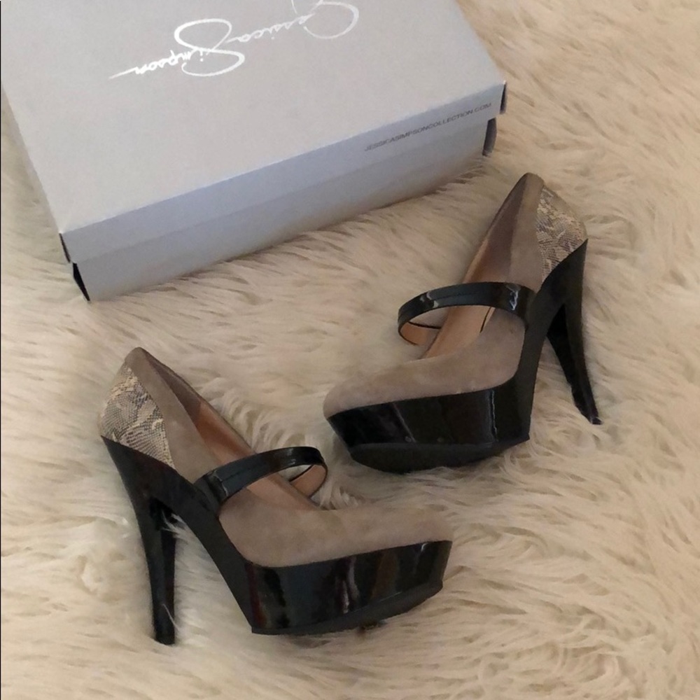 New Jessica Simpson size 8.5 heels